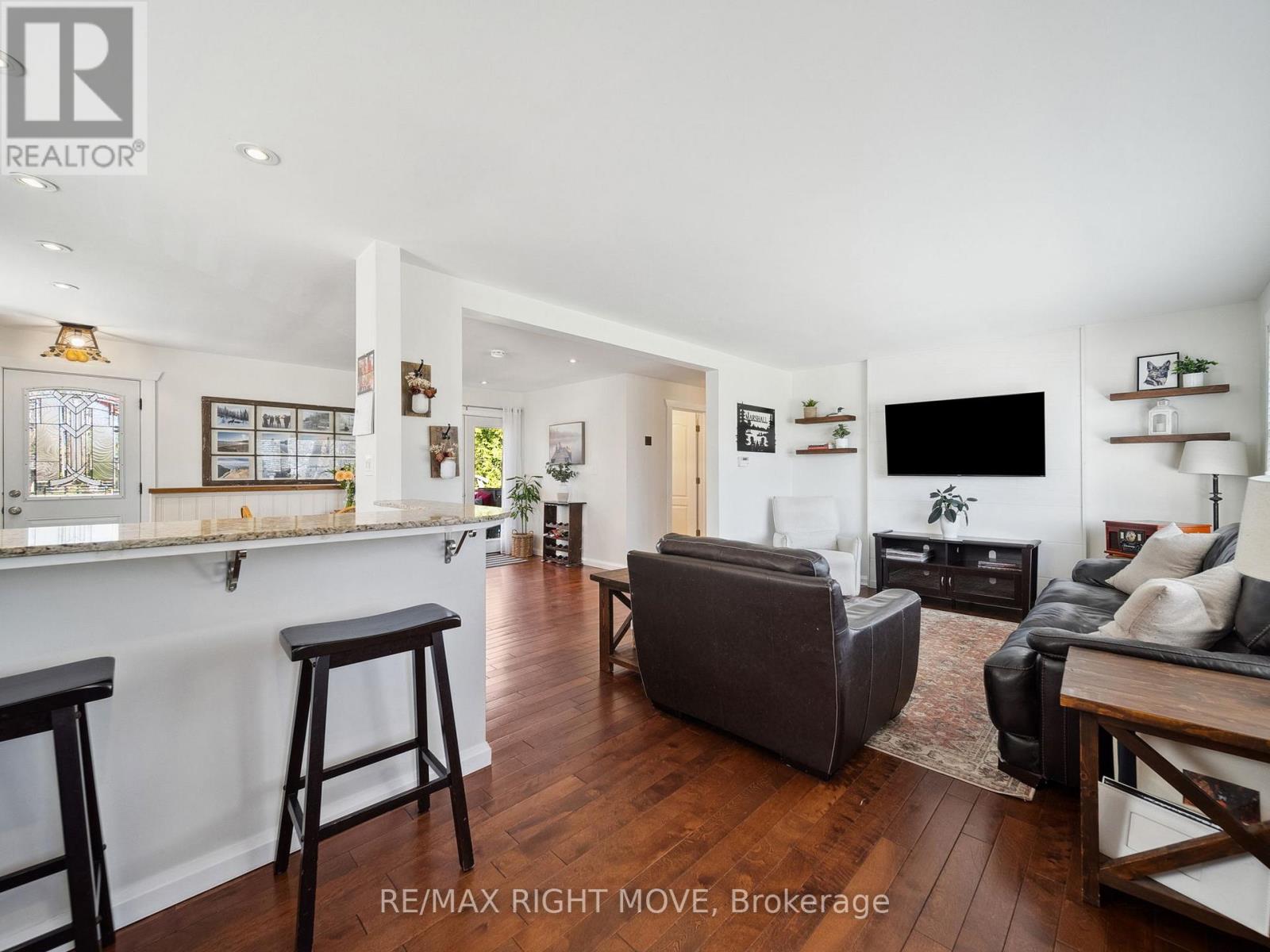 603 High Street, Orillia, Ontario  L3V 4Y2 - Photo 2 - S12902814