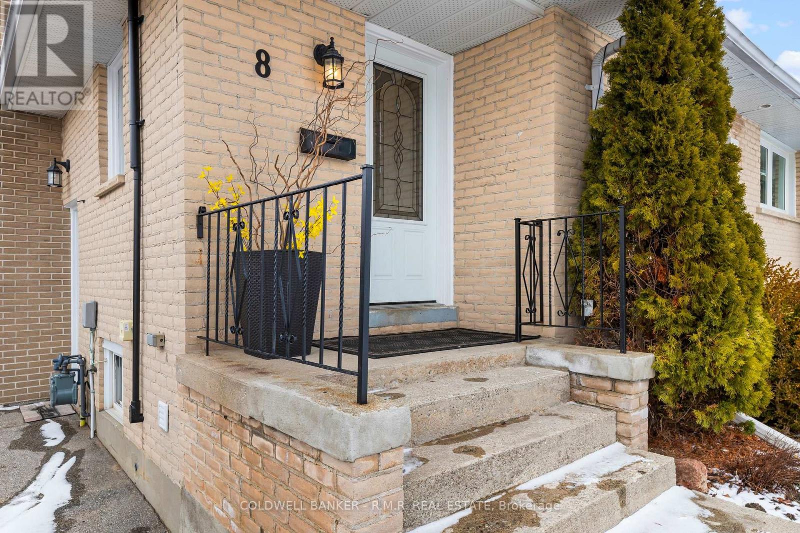 8 Charlbrook Avenue, Barrie (Cundles East), Ontario  L4M 2Y4 - Photo 8 - S12902850