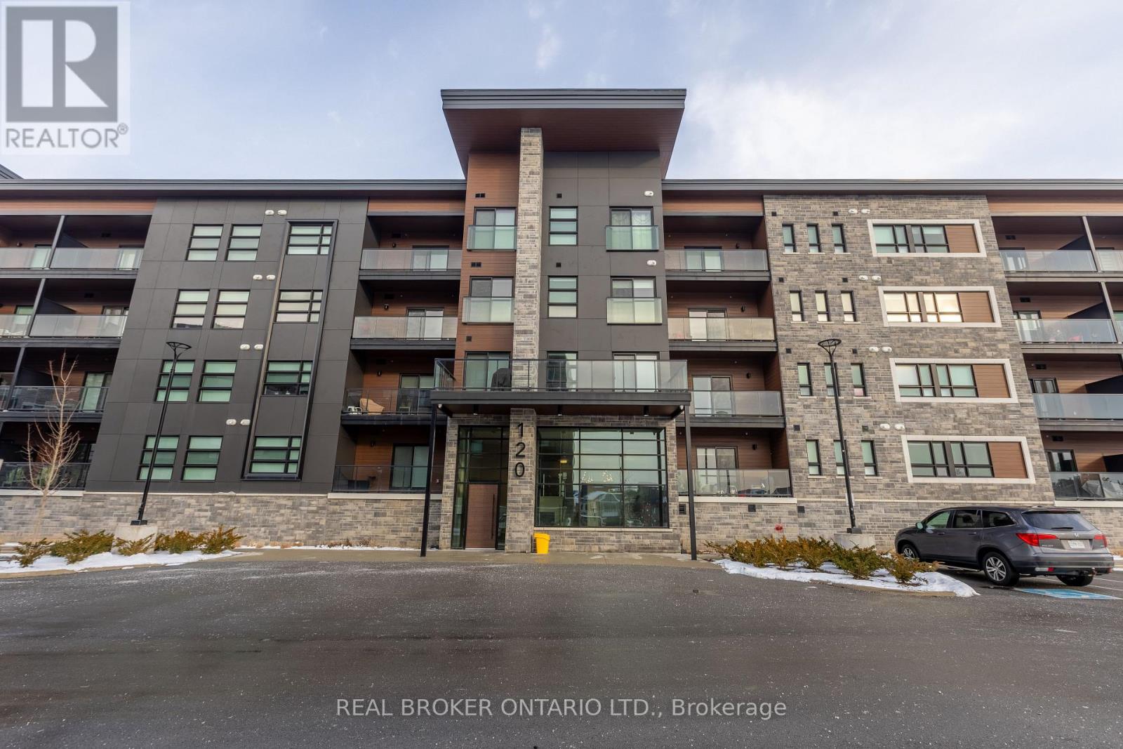 300 - 120 SUMMERSIDES BOULEVARD, Pelham, Ontario