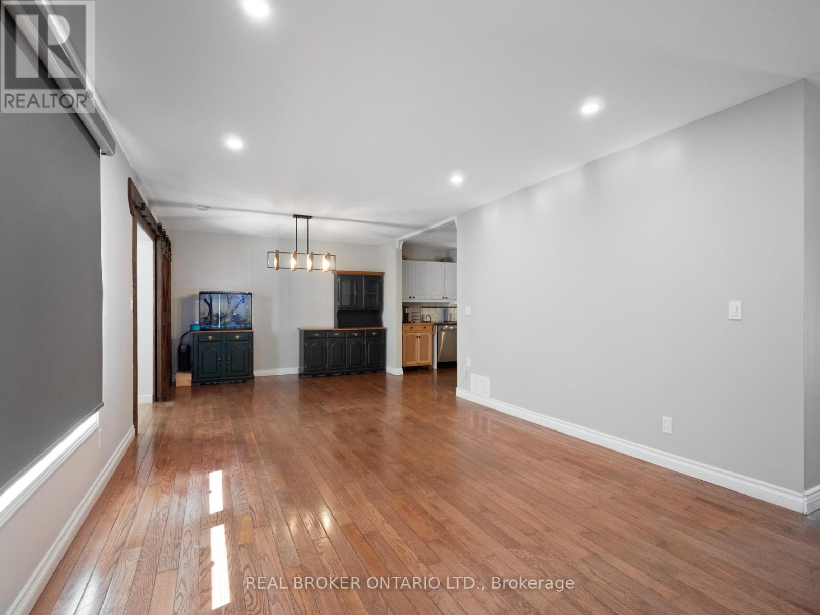 105 Calla Terrace, Welland, Ontario  L3C 7C2 - Photo 11 - X12687620