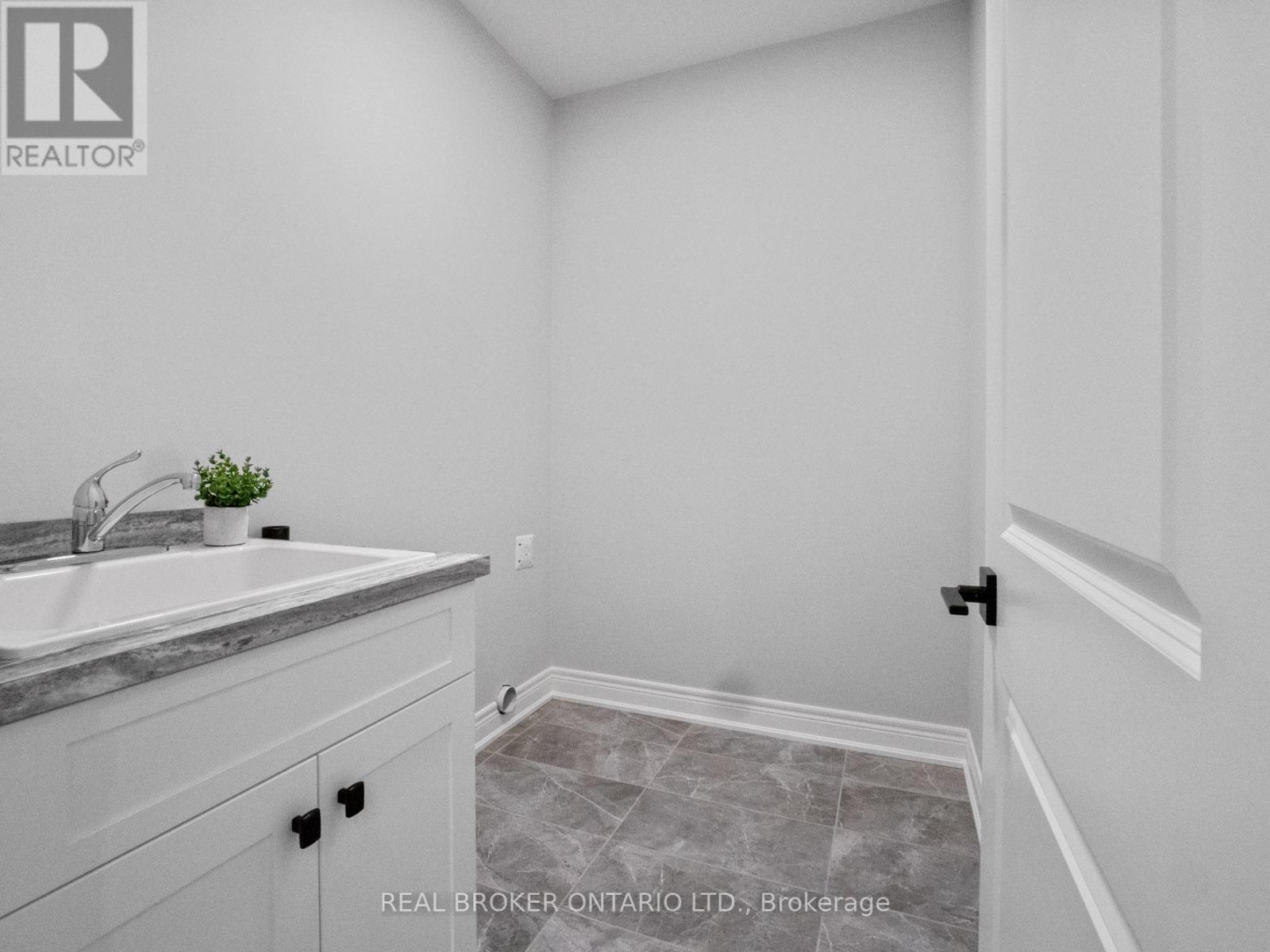 211 Sycamore Street, Welland, Ontario  L3C 0J8 - Photo 16 - X12716588