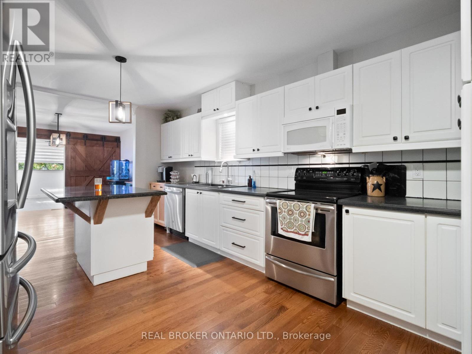 105 Calla Terrace, Welland, Ontario  L3C 7C2 - Photo 8 - X12687620