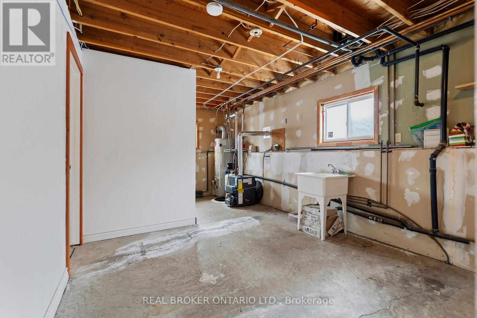 379 Southworth Street S, Welland, Ontario  L3B 2A1 - Photo 28 - X12798254