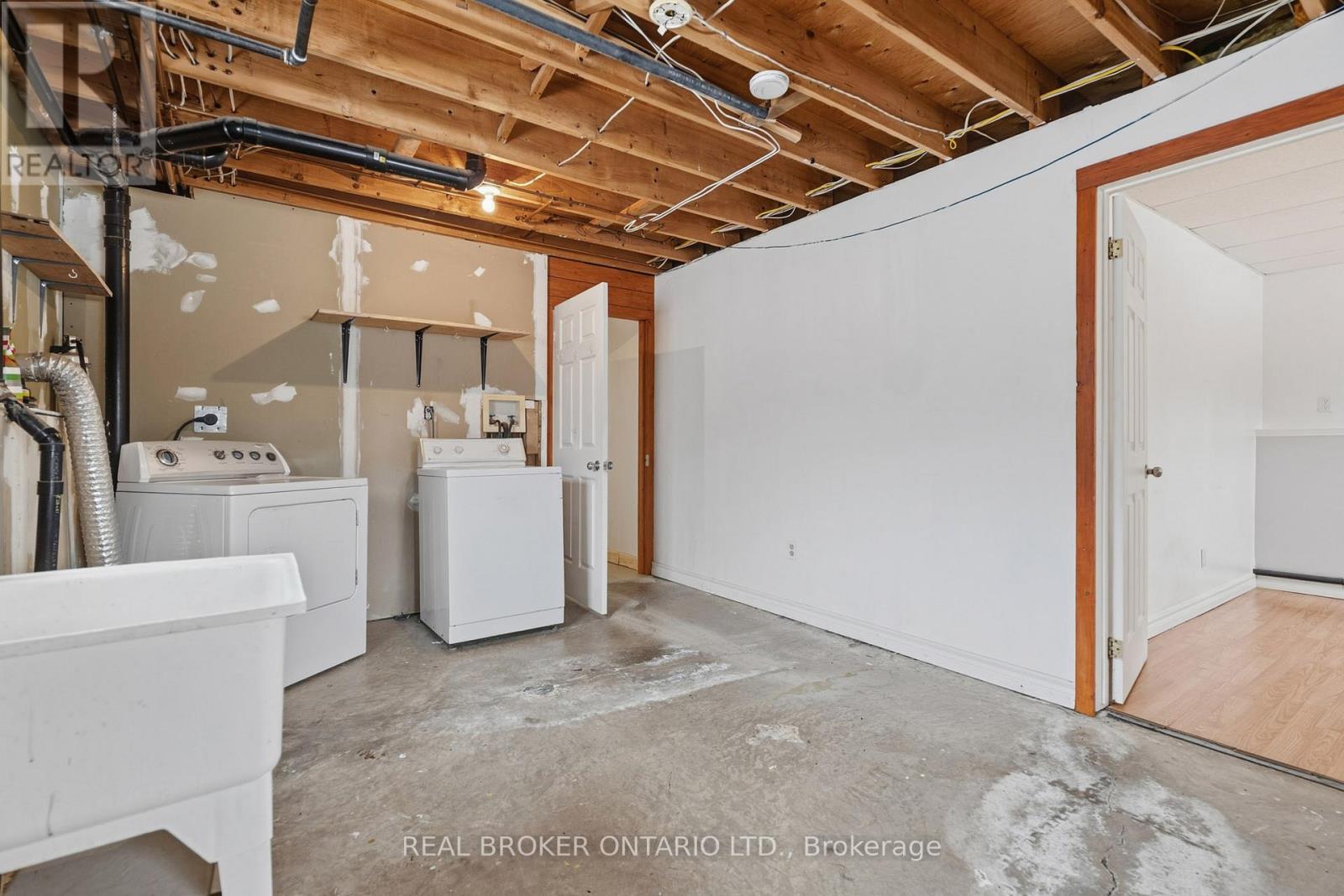 379 Southworth Street S, Welland, Ontario  L3B 2A1 - Photo 29 - X12798254