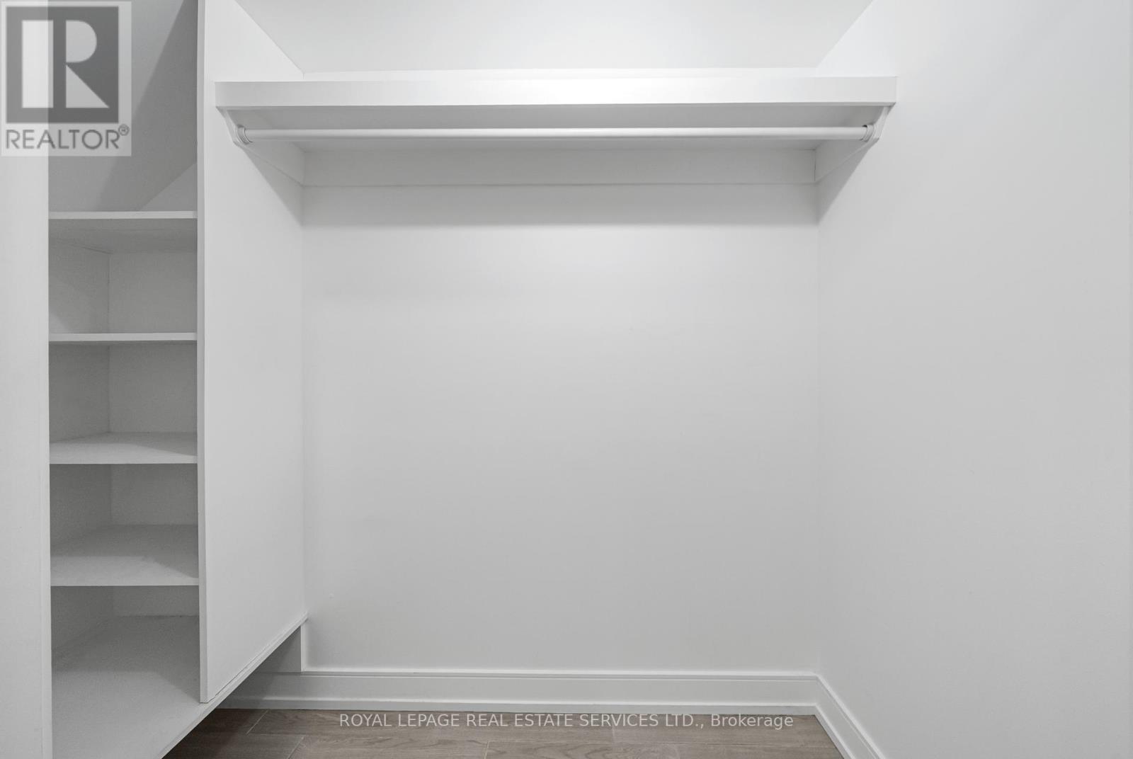 3 - 50 Arcadian Circle, Toronto, Ontario  M8W 2Y9 - Photo 11 - W12902630