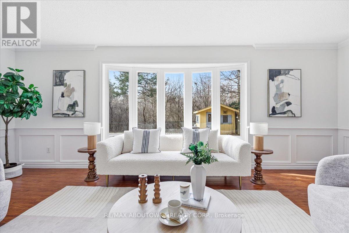 1320 Monks Passage, Oakville, Ontario  L6M 1J5 - Photo 14 - W12902636