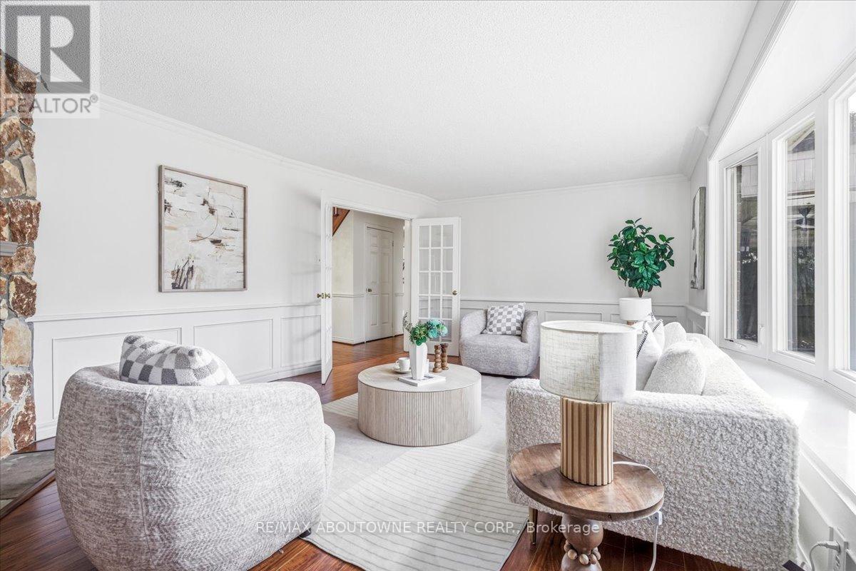 1320 Monks Passage, Oakville, Ontario  L6M 1J5 - Photo 15 - W12902636