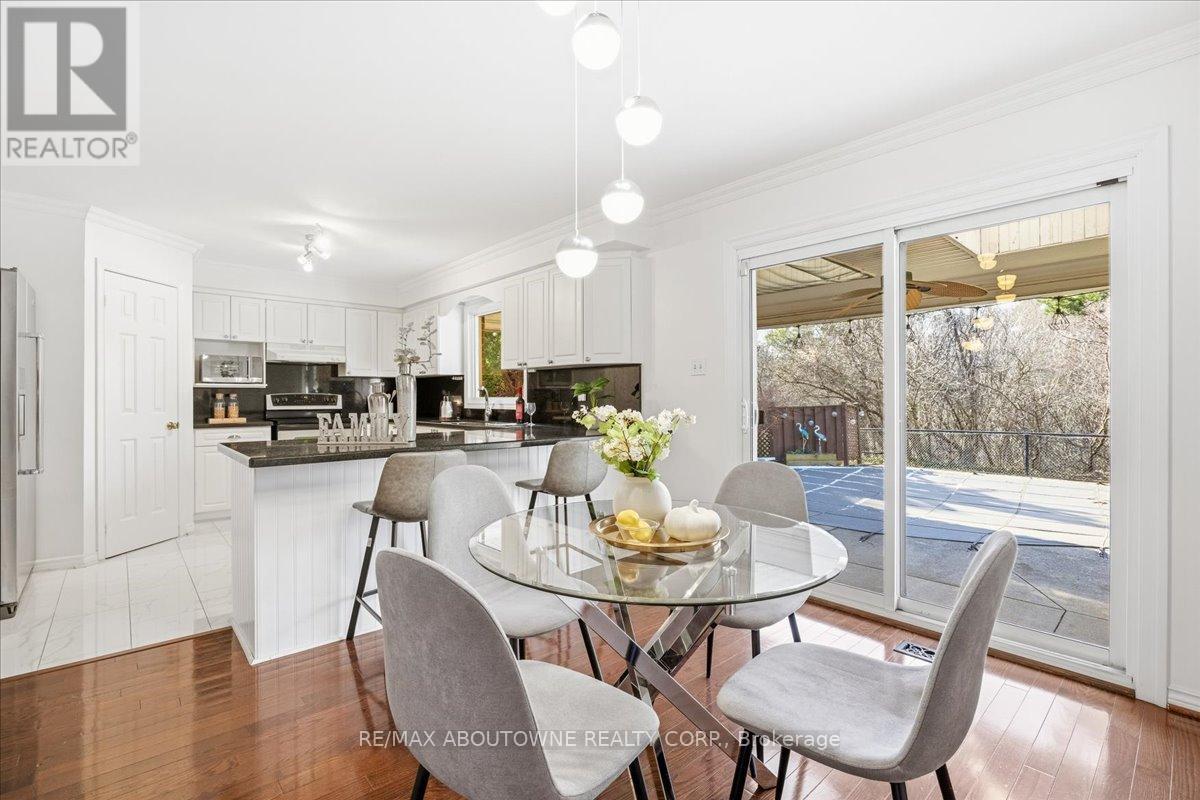 1320 Monks Passage, Oakville, Ontario  L6M 1J5 - Photo 17 - W12902636