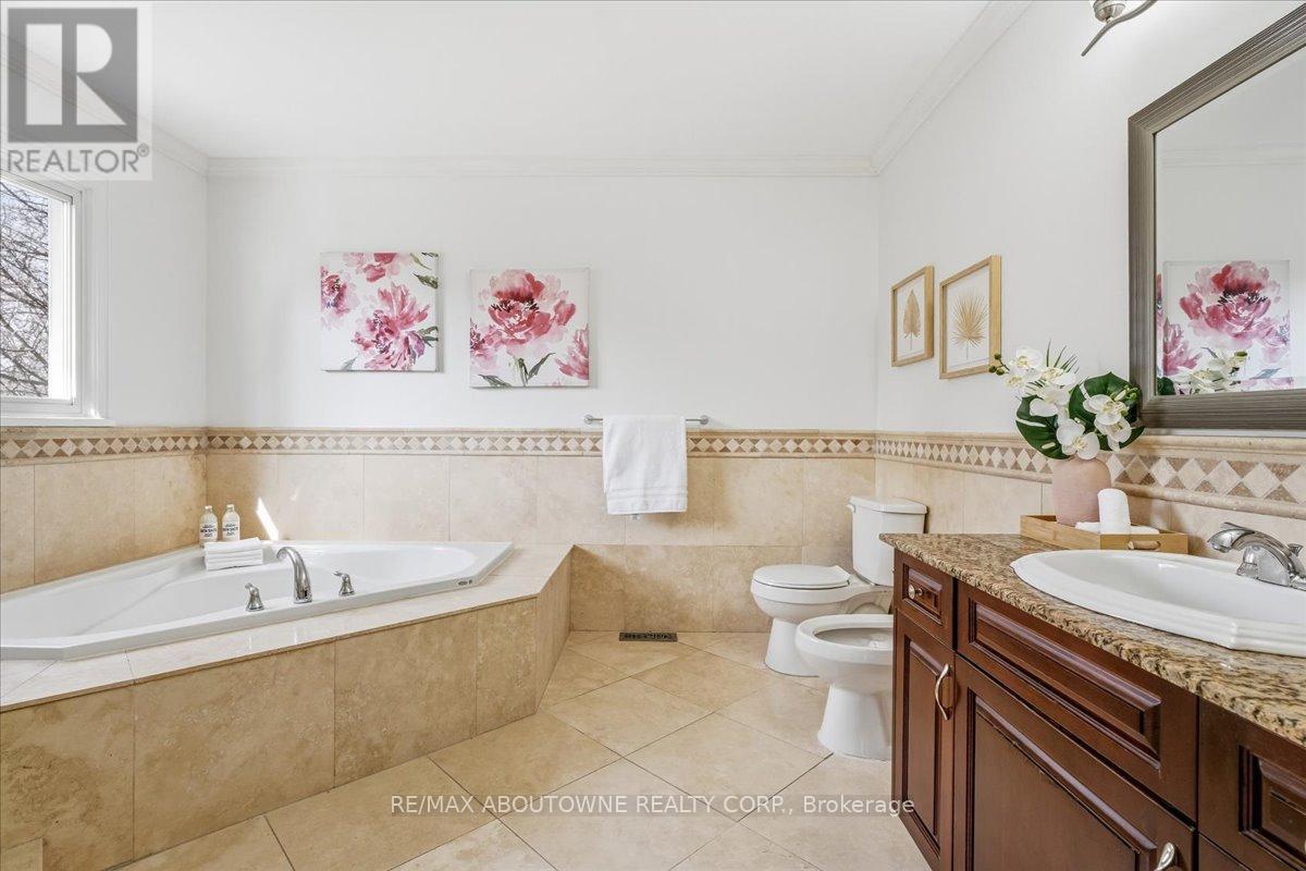 1320 Monks Passage, Oakville, Ontario  L6M 1J5 - Photo 30 - W12902636