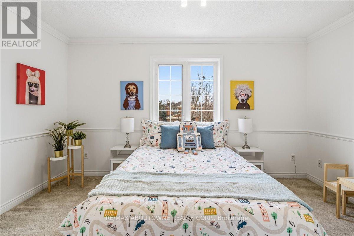 1320 Monks Passage, Oakville, Ontario  L6M 1J5 - Photo 34 - W12902636