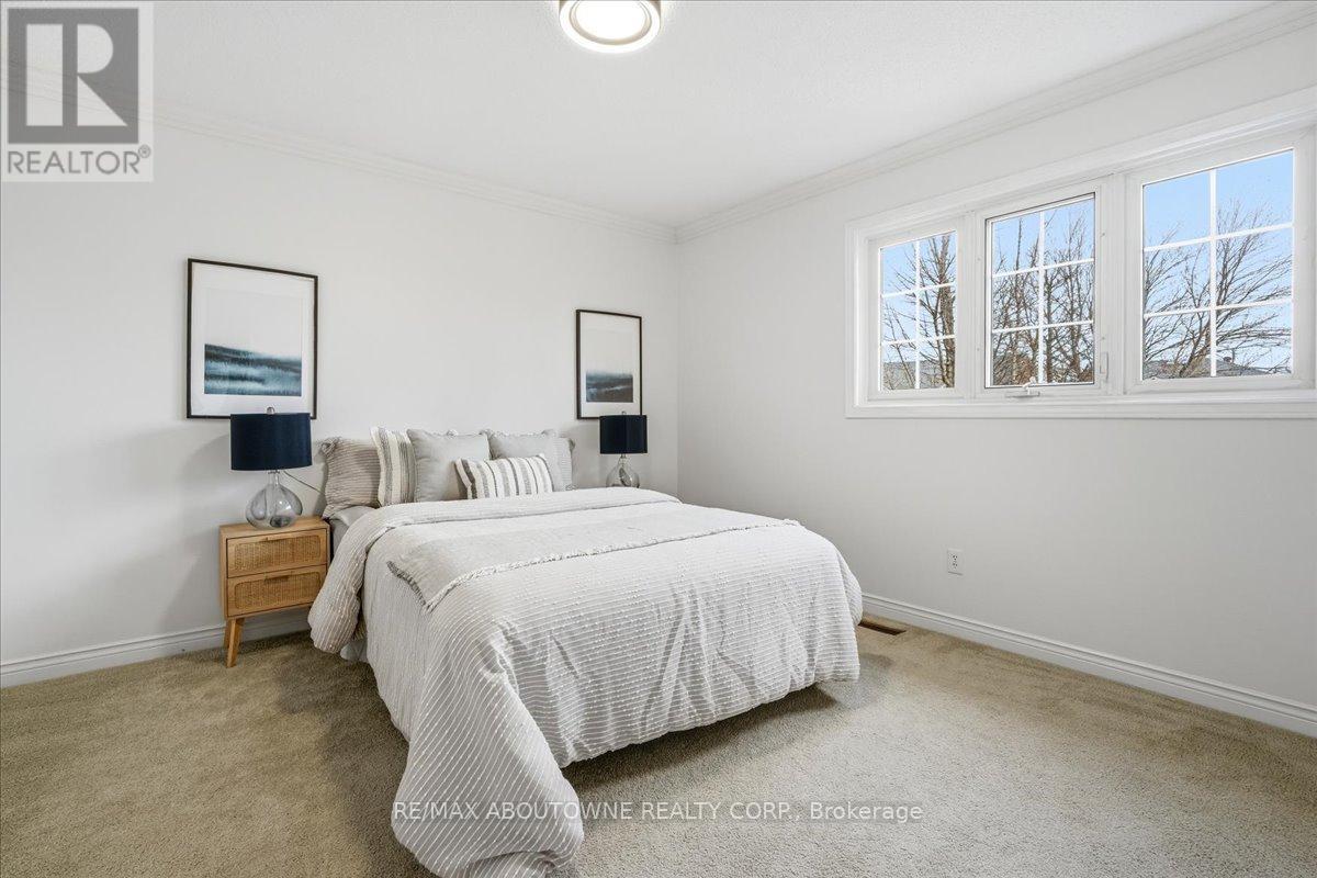 1320 Monks Passage, Oakville, Ontario  L6M 1J5 - Photo 35 - W12902636