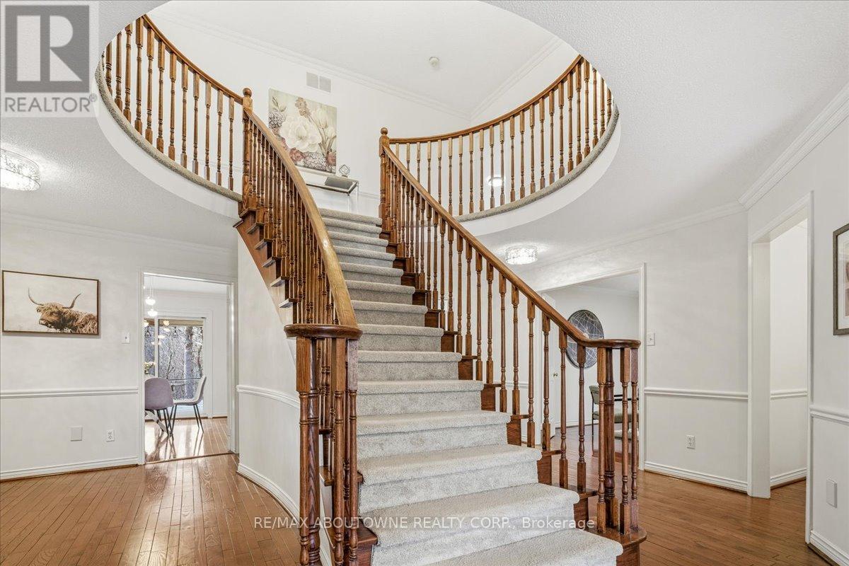 1320 Monks Passage, Oakville, Ontario  L6M 1J5 - Photo 7 - W12902636