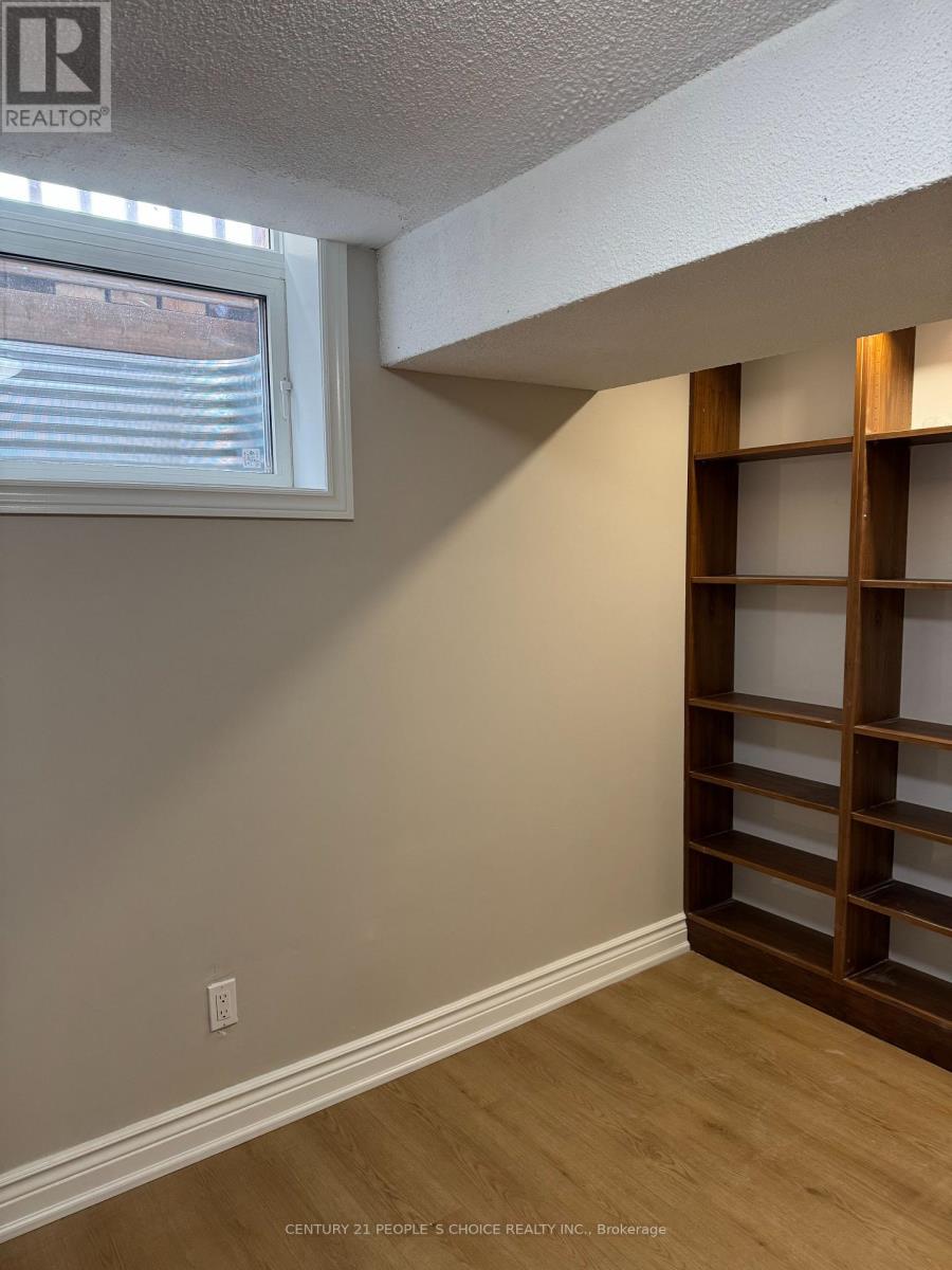 Bsmt - 2456 Brasilia Circle, Mississauga (Meadowvale), Ontario  L5N 2G1 - Photo 11 - W12902652