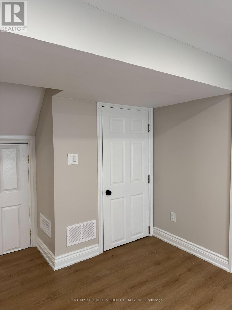 Bsmt - 2456 Brasilia Circle, Mississauga (Meadowvale), Ontario  L5N 2G1 - Photo 6 - W12902652