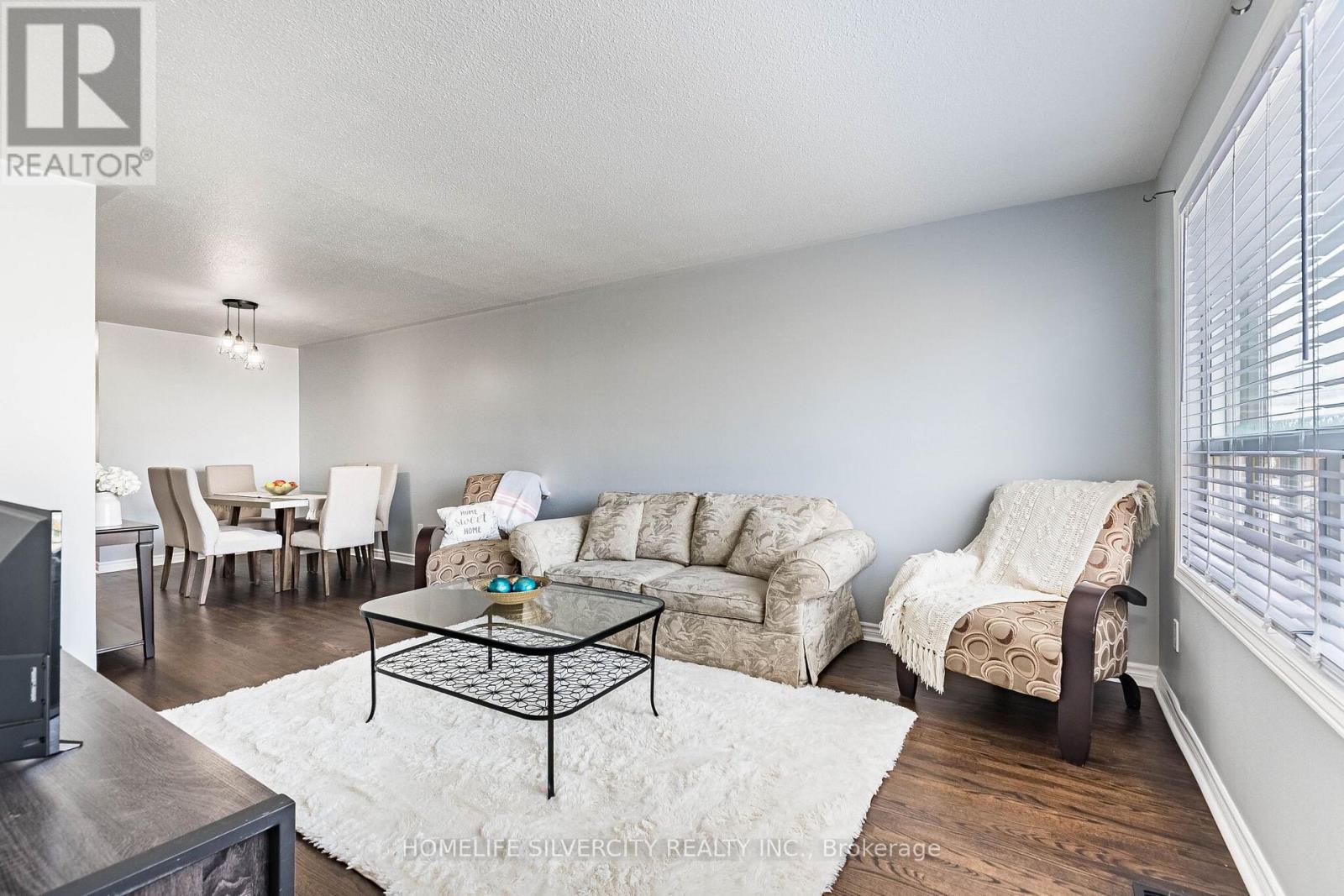 19 Garfield Crescent, Brampton, Ontario  L6V 1V7 - Photo 5 - W12902760