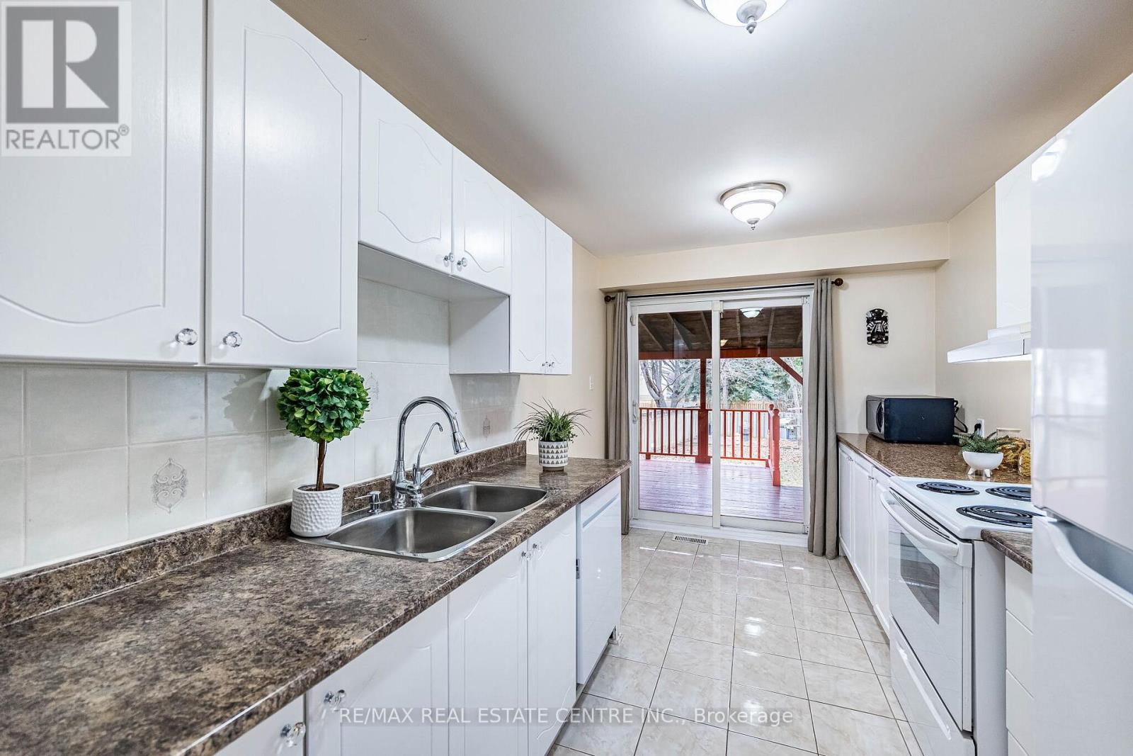 1 Northgate Boulevard, Brampton, Ontario  L6S 4G6 - Photo 9 - W12902764