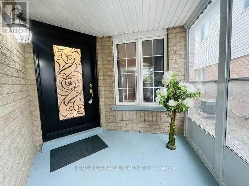 27 Feathertop Lane, Brampton, Ontario  L6R 1W9 - Photo 2 - W12902772