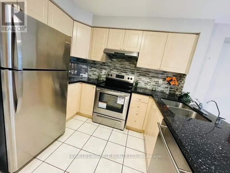 27 Feathertop Lane, Brampton, Ontario  L6R 1W9 - Photo 3 - W12902772