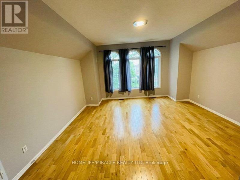 27 Feathertop Lane, Brampton, Ontario  L6R 1W9 - Photo 8 - W12902772