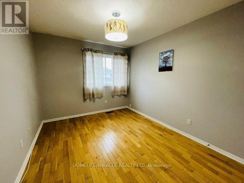 27 Feathertop Lane, Brampton, Ontario  L6R 1W9 - Photo 9 - W12902772