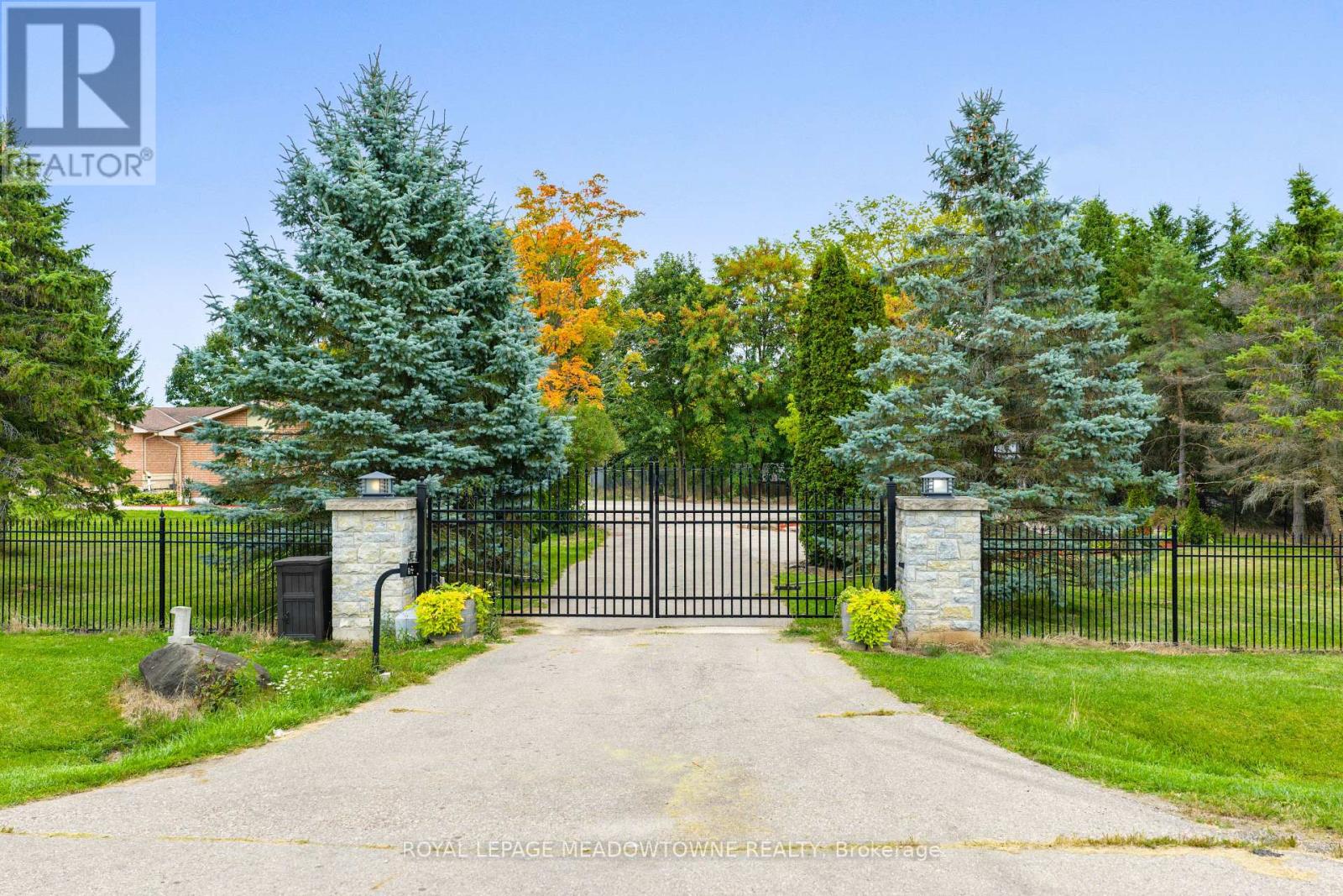 1 Cassidy Lane, Caledon, Ontario  L7C 1P5 - Photo 4 - W12902784