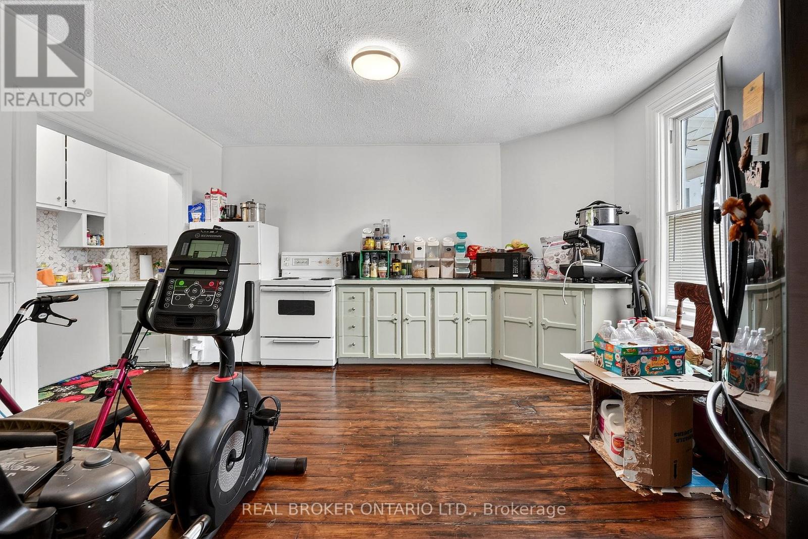 53-55 Wellington Street, Halton Hills, Ontario  L7J 2H1 - Photo 8 - W12902812