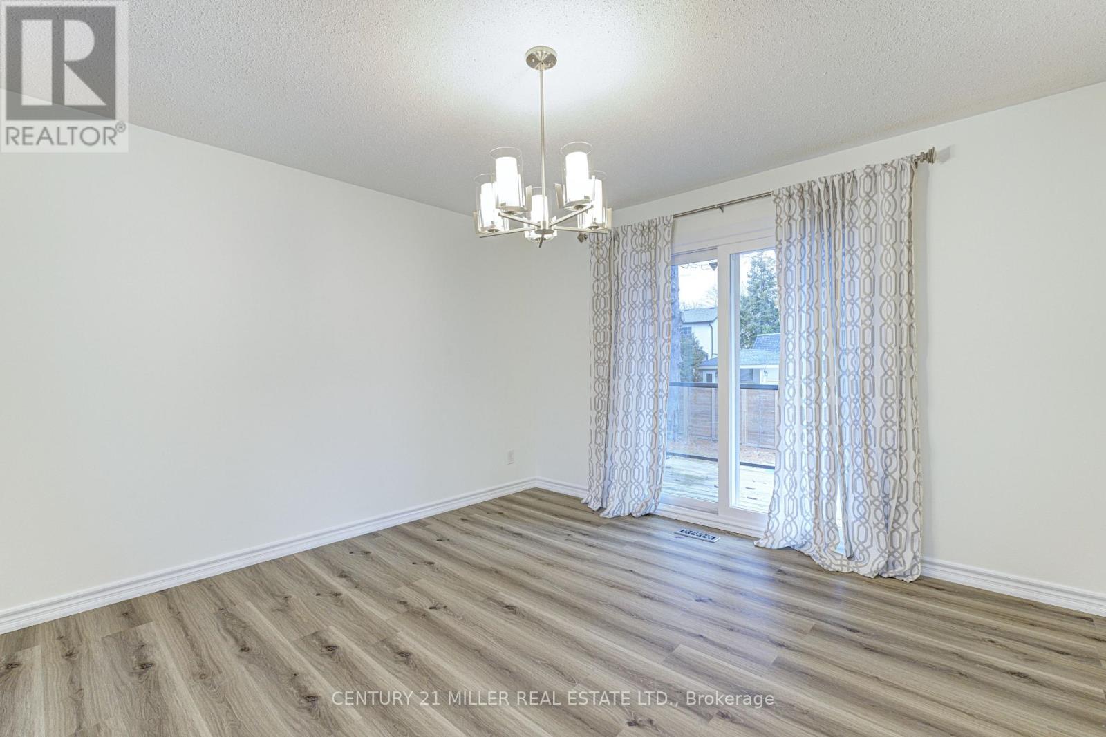 163 Castle Crescent, Oakville, Ontario  L6J 5H4 - Photo 15 - W12902820