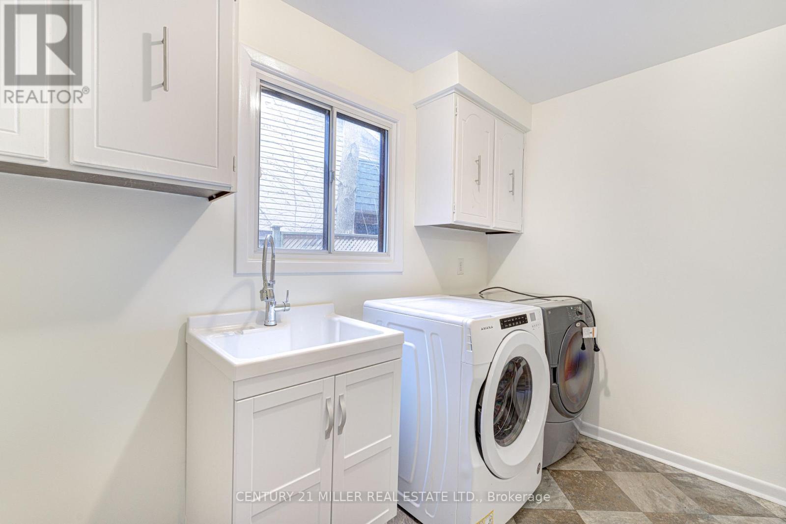 163 Castle Crescent, Oakville, Ontario  L6J 5H4 - Photo 37 - W12902820