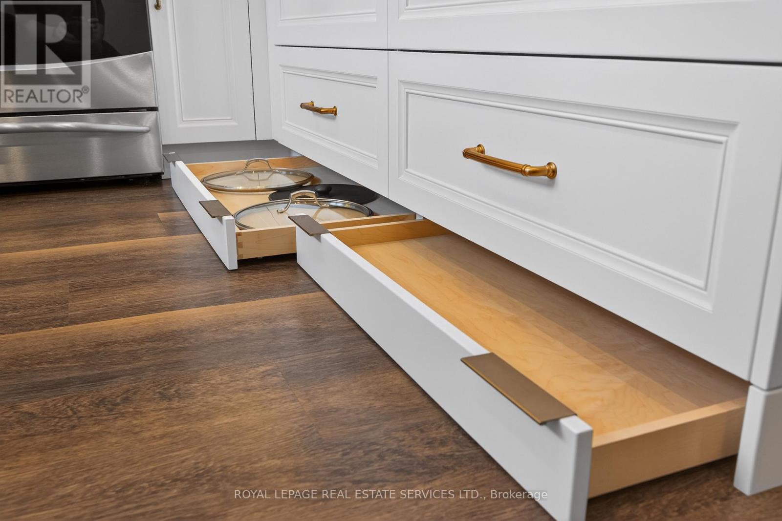 2393 Ennerdale Road, Oakville, Ontario  L6H 6N5 - Photo 11 - W12902840