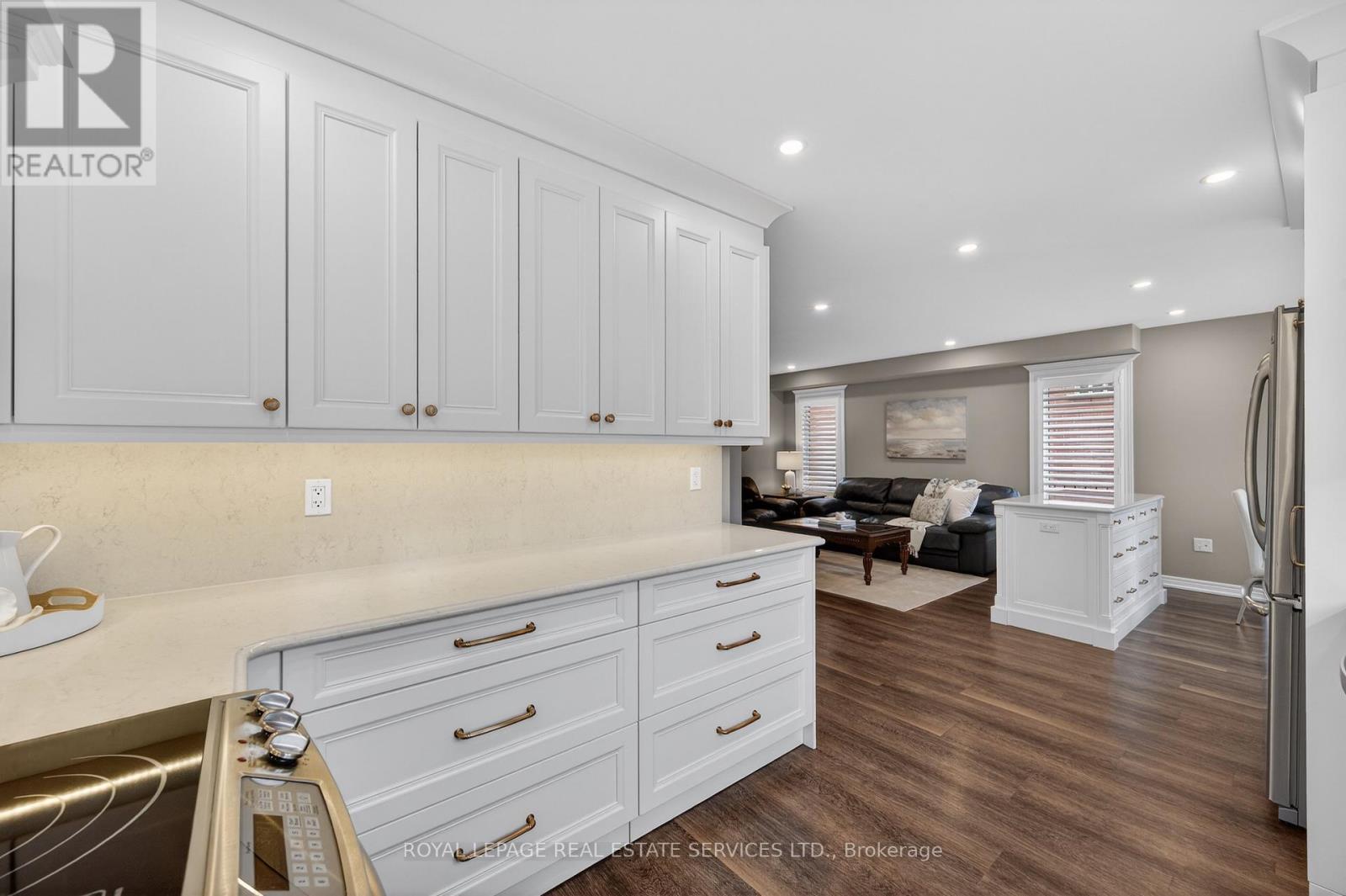 2393 Ennerdale Road, Oakville, Ontario  L6H 6N5 - Photo 12 - W12902840