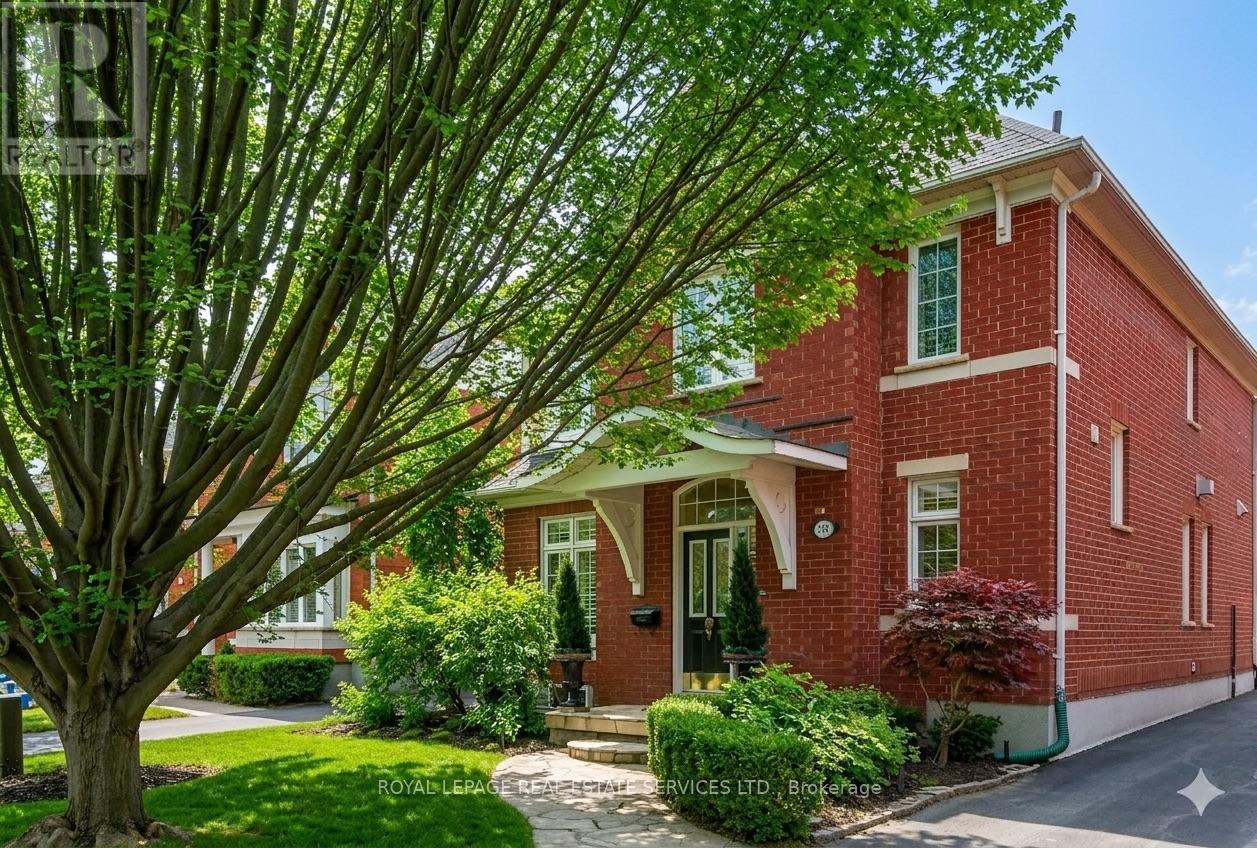 2393 Ennerdale Road, Oakville, Ontario  L6H 6N5 - Photo 3 - W12902840