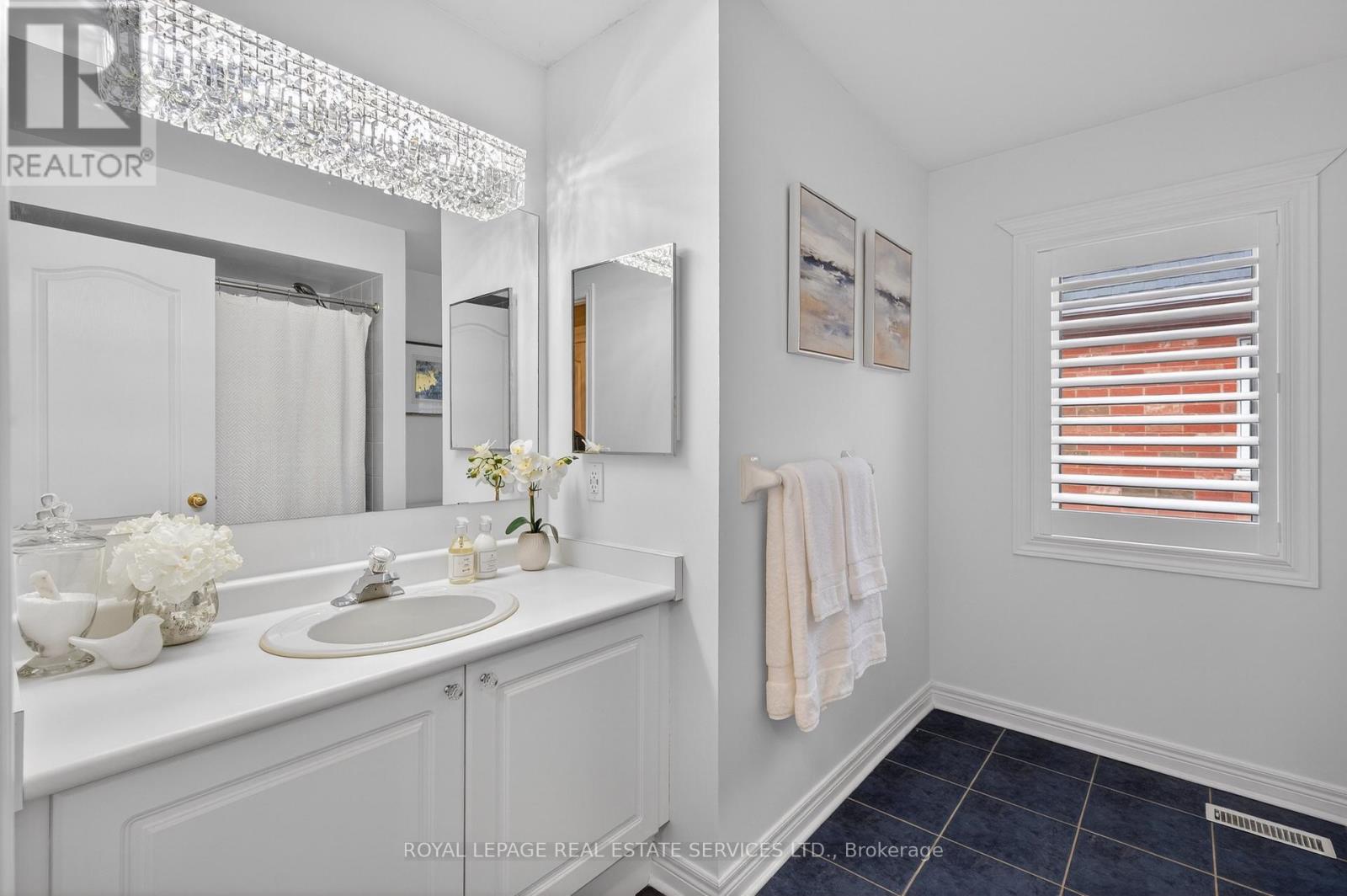 2393 Ennerdale Road, Oakville, Ontario  L6H 6N5 - Photo 35 - W12902840