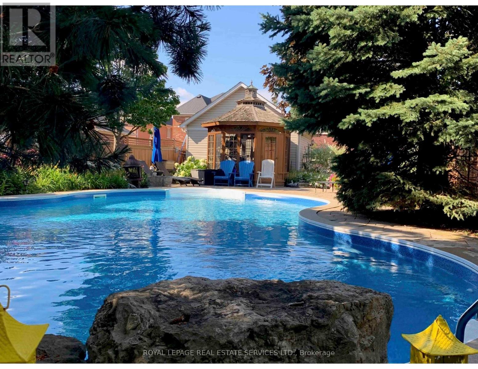 2393 Ennerdale Road, Oakville, Ontario  L6H 6N5 - Photo 4 - W12902840