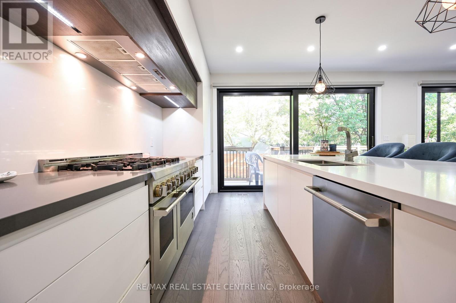 1181 Ogden Avenue, Mississauga, Ontario  L5E 2G8 - Photo 17 - W12902848