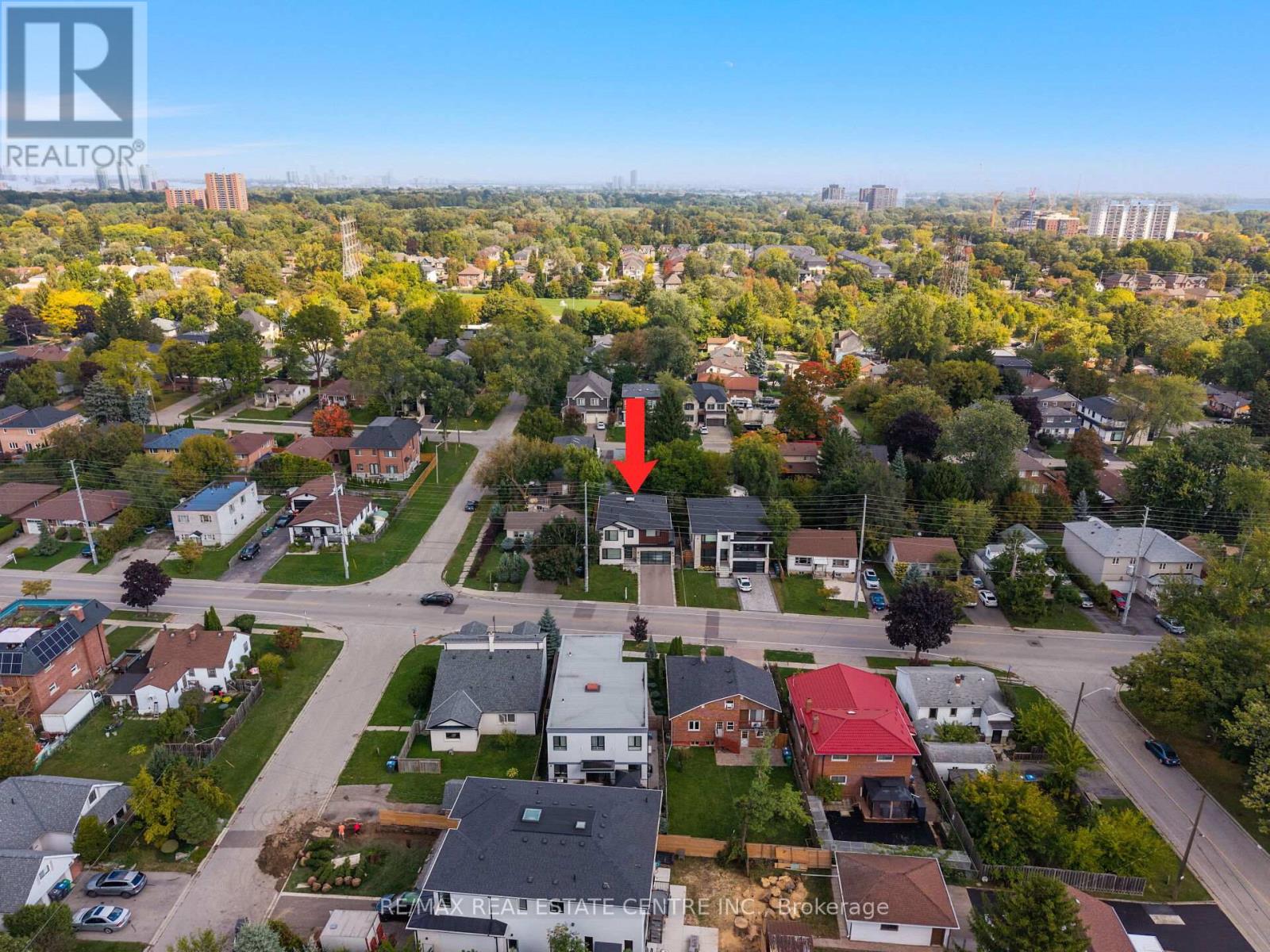 1181 Ogden Avenue, Mississauga, Ontario  L5E 2G8 - Photo 3 - W12902848