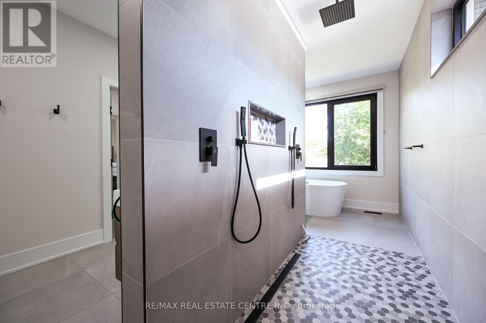 1181 Ogden Avenue, Mississauga, Ontario  L5E 2G8 - Photo 36 - W12902848