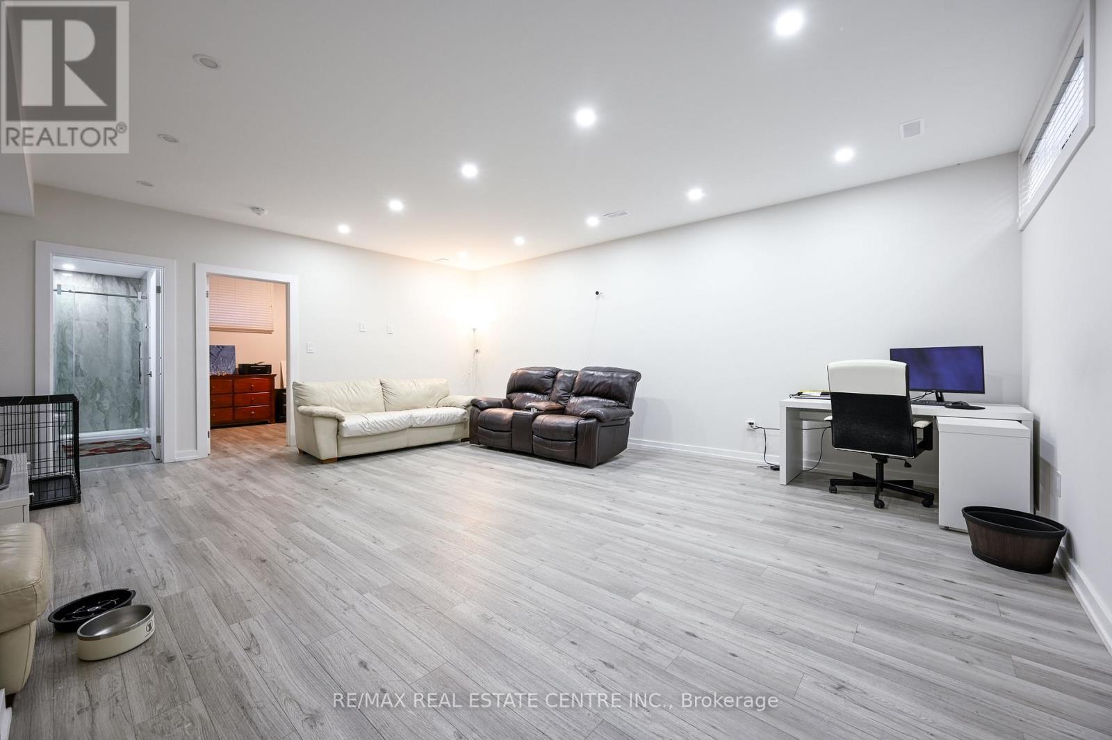 1181 Ogden Avenue, Mississauga, Ontario  L5E 2G8 - Photo 47 - W12902848