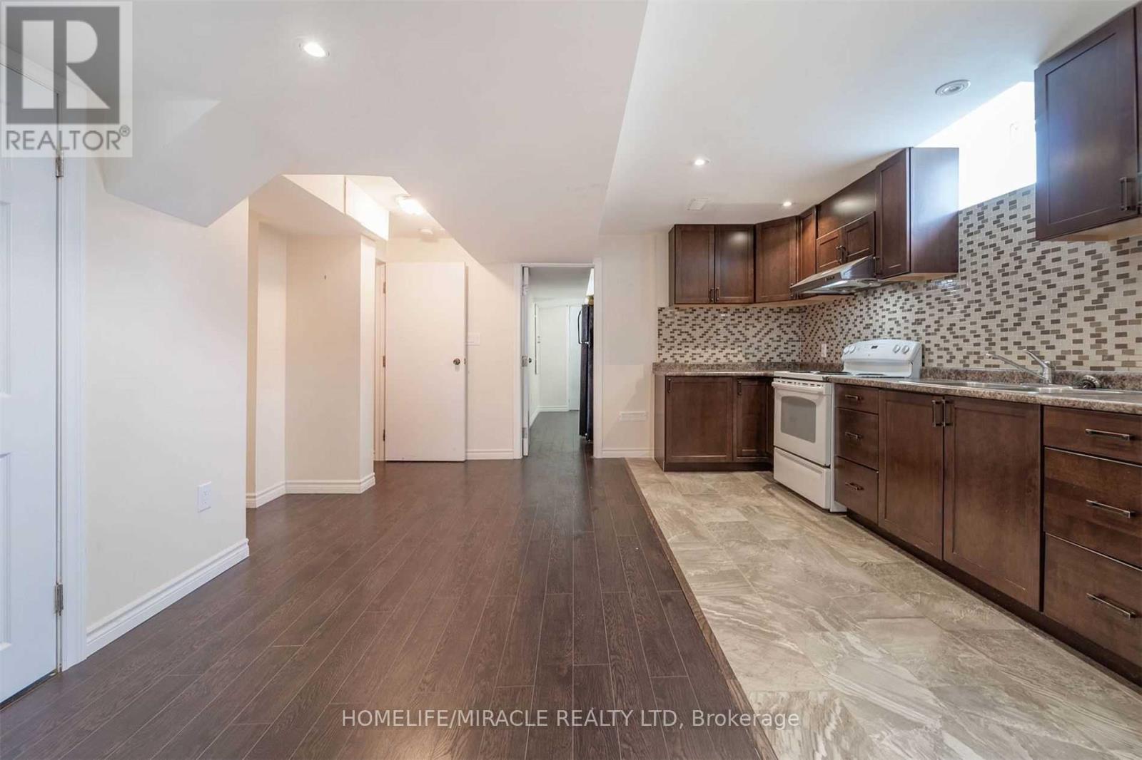 Bsmt - 21 Gosling Street, Brampton, Ontario  L6Y 0T7 - Photo 4 - W12902862