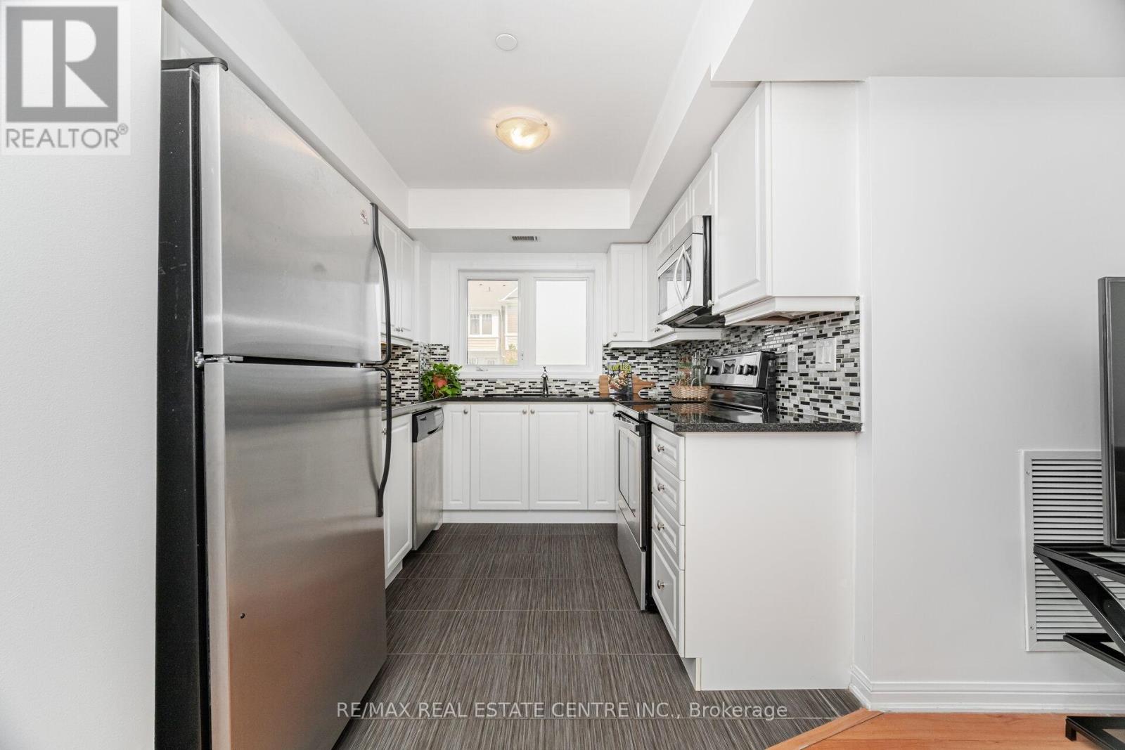 203 - 1005 Nadalin Heights, Milton, Ontario  L9T 8R4 - Photo 14 - W12902896