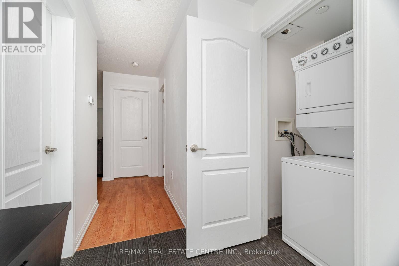 203 - 1005 Nadalin Heights, Milton, Ontario  L9T 8R4 - Photo 28 - W12902896