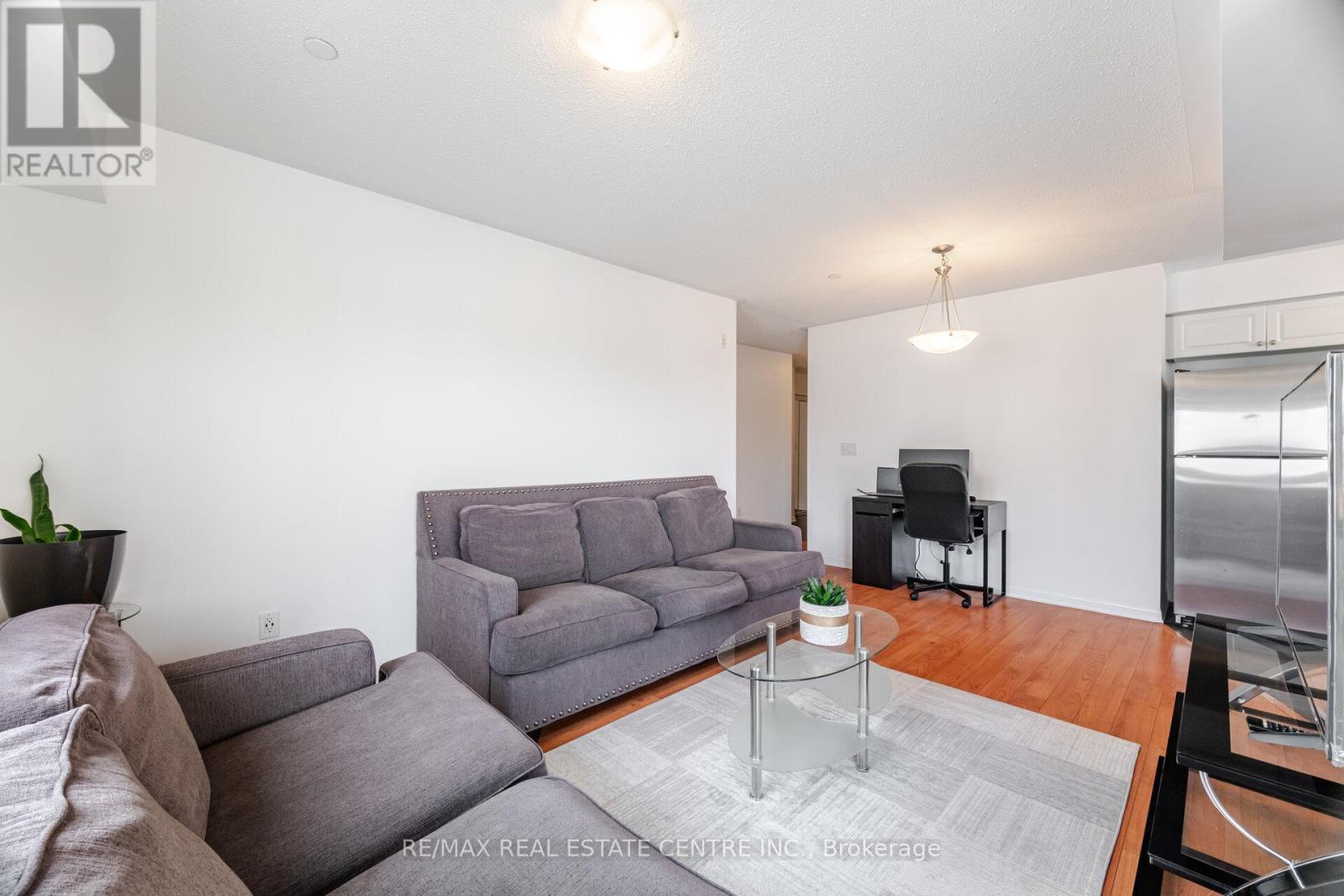 203 - 1005 Nadalin Heights, Milton, Ontario  L9T 8R4 - Photo 7 - W12902896