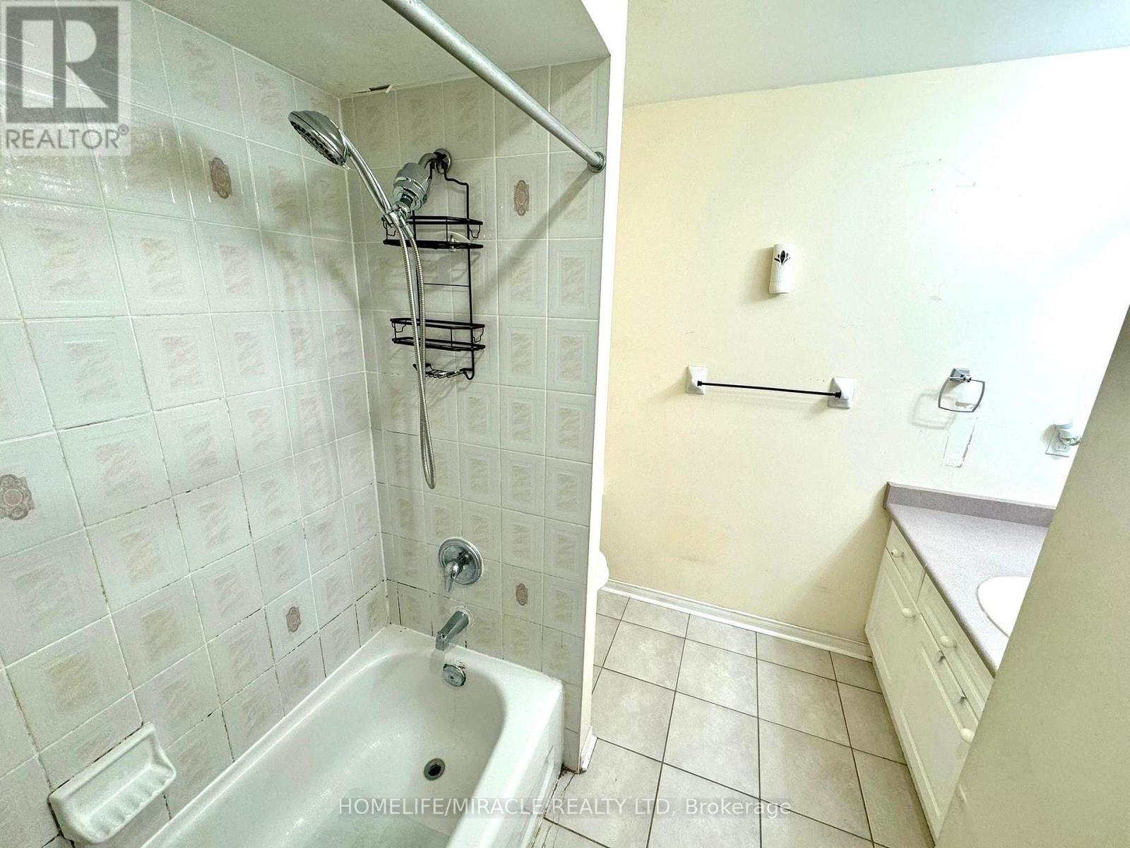 29 Ancestor Drive, Brampton, Ontario  L6X 4Y2 - Photo 21 - W12902900