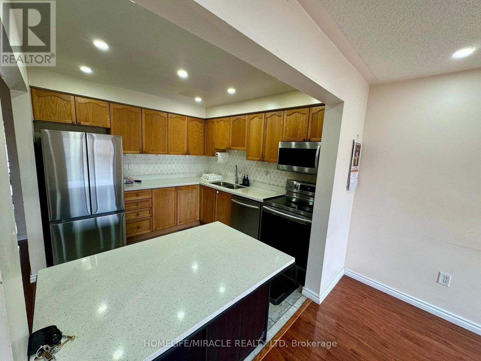 29 Ancestor Drive, Brampton, Ontario  L6X 4Y2 - Photo 4 - W12902900