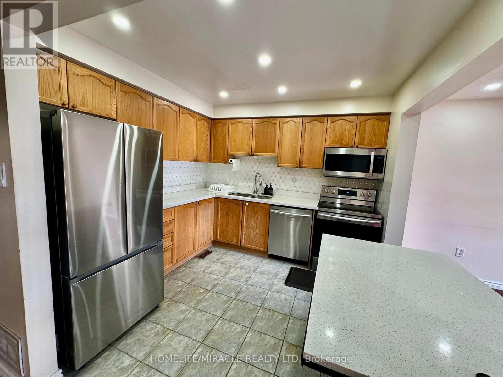 29 Ancestor Drive, Brampton, Ontario  L6X 4Y2 - Photo 5 - W12902900