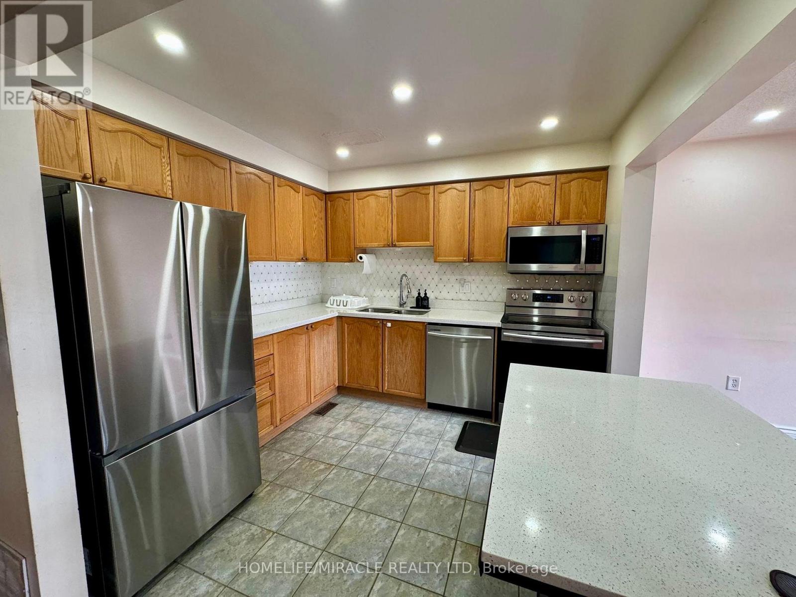 29 Ancestor Drive, Brampton, Ontario  L6X 4Y2 - Photo 7 - W12902900