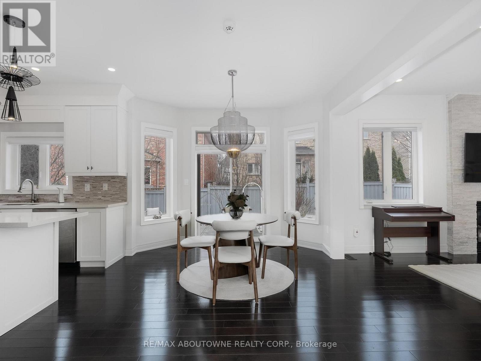 591 Hidden Trail, Oakville, Ontario  L6M 0N3 - Photo 11 - W12902904