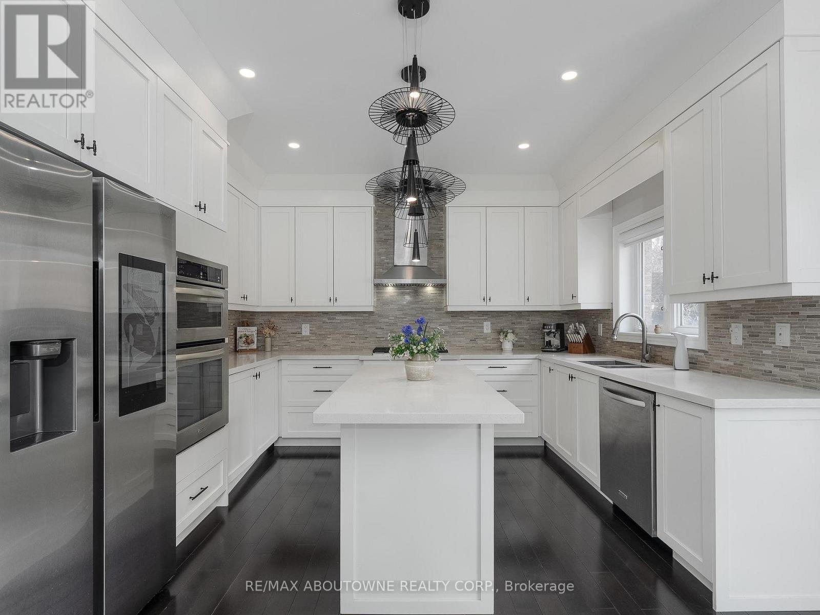 591 Hidden Trail, Oakville, Ontario  L6M 0N3 - Photo 8 - W12902904