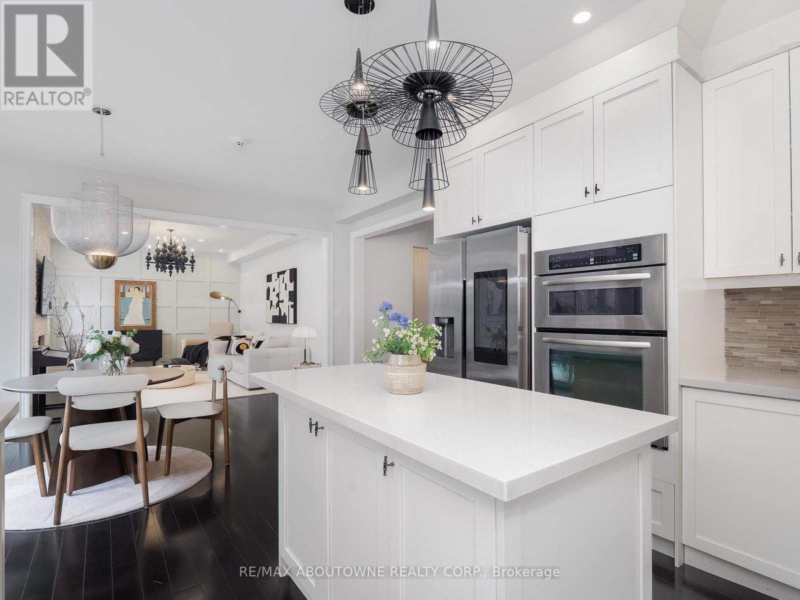 591 Hidden Trail, Oakville, Ontario  L6M 0N3 - Photo 9 - W12902904