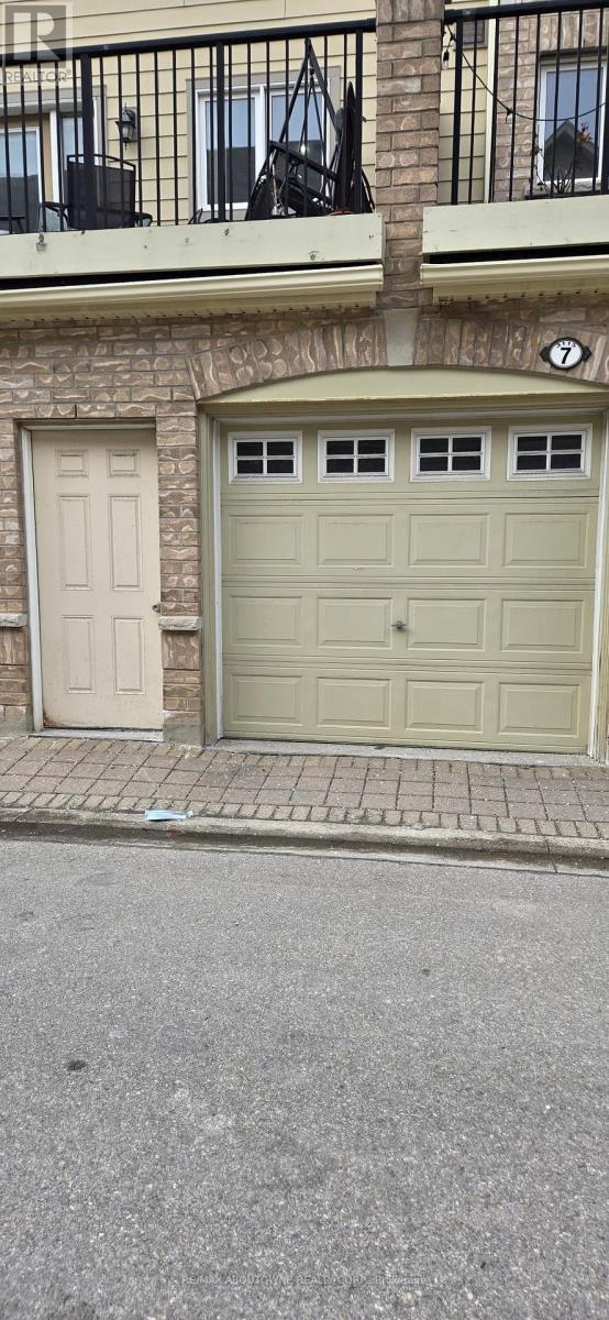 7 - 3115 Boxford Crescent, Mississauga, Ontario  L5M 0X1 - Photo 3 - W12902910