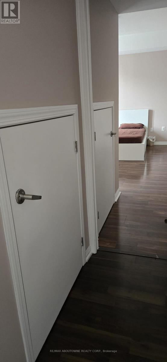 7 - 3115 Boxford Crescent, Mississauga, Ontario  L5M 0X1 - Photo 5 - W12902910